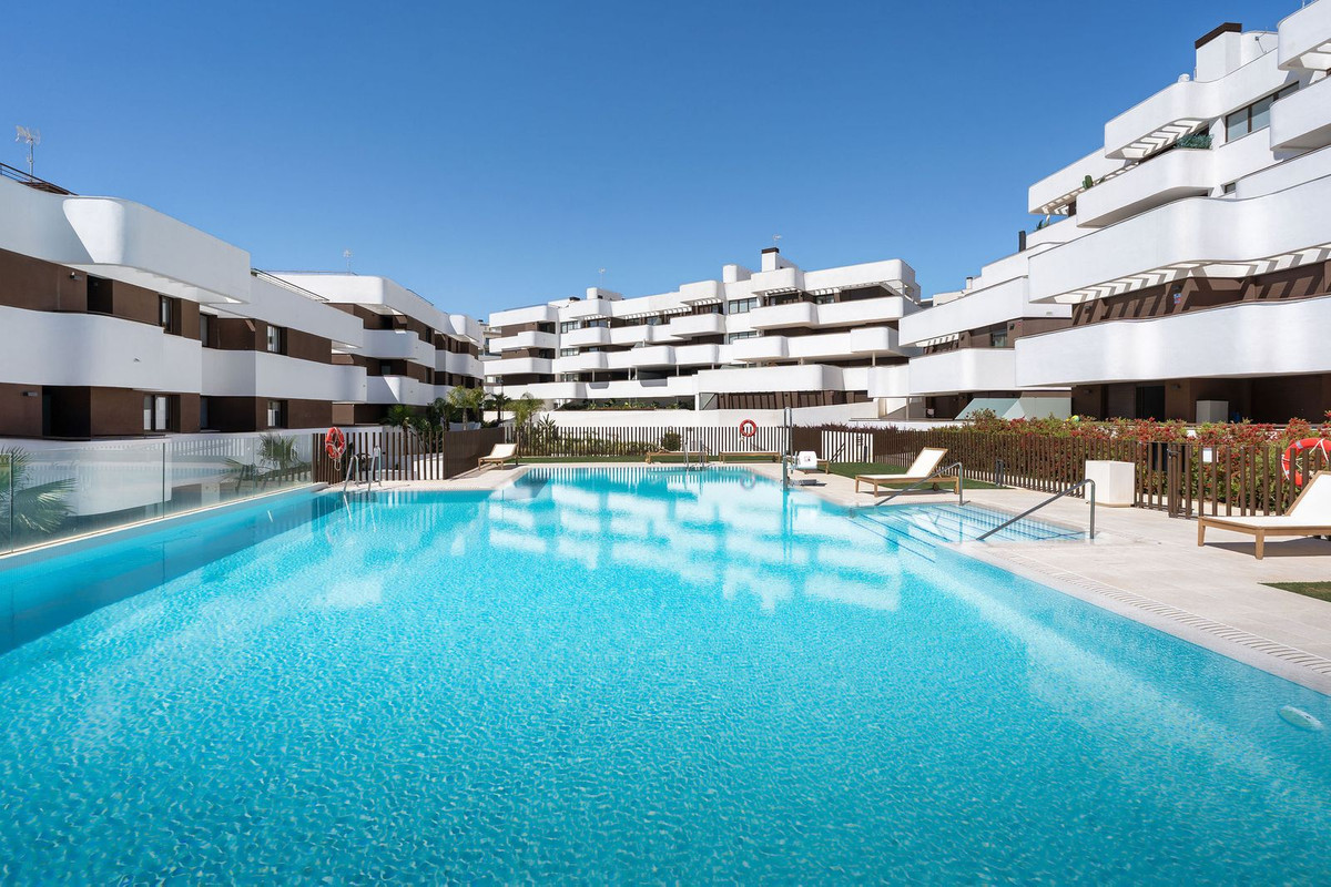 3 Bedroom Apartment for Sale in Estepona — 2