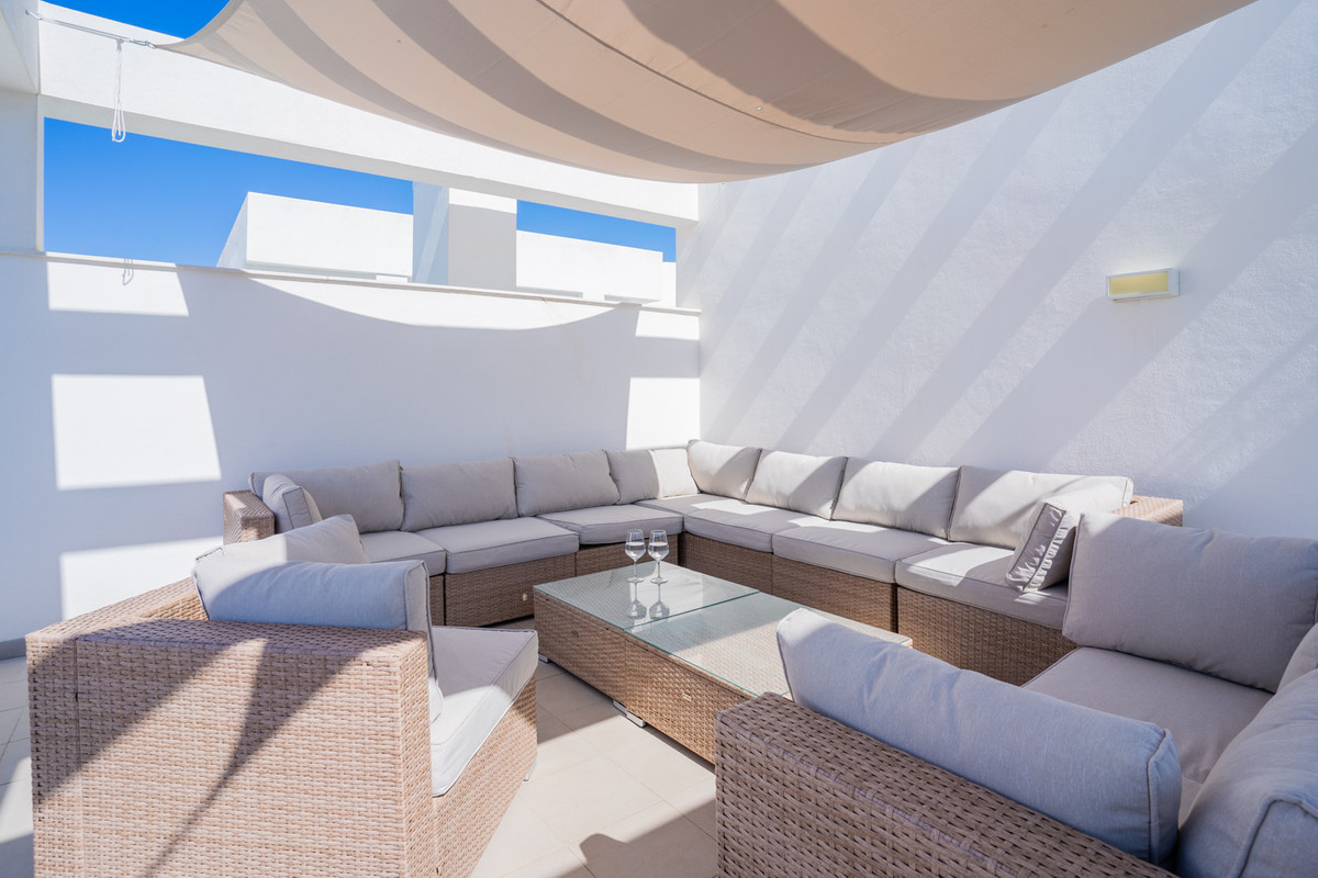3 Bedroom Apartment for Sale in Estepona