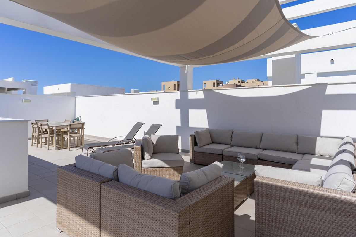 3 Bedroom Apartment for Sale in Estepona — 2