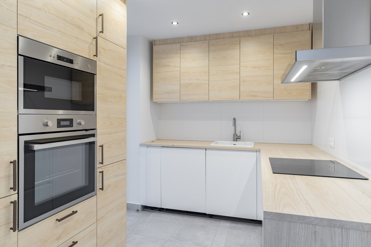 3 Bedroom Apartment for Sale in Estepona — view 10