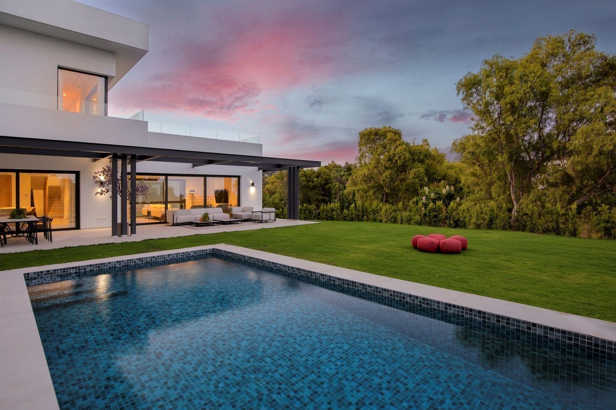 6 Bedroom Villa for Sale in Benahavís — 2