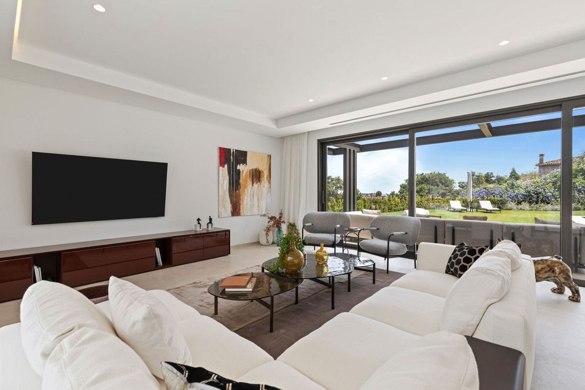 6 Bedroom Villa for Sale in Benahavís — 5