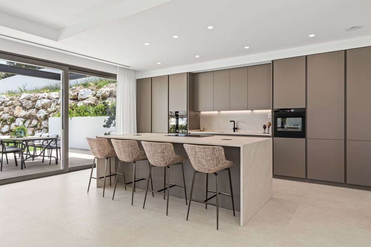6 Bedroom Villa for Sale in Benahavís — 8