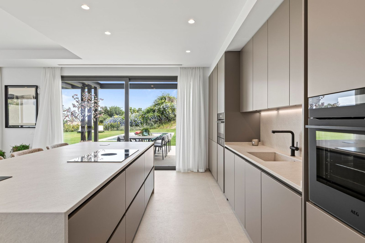 6 Bedroom Villa for Sale in Benahavís — 9
