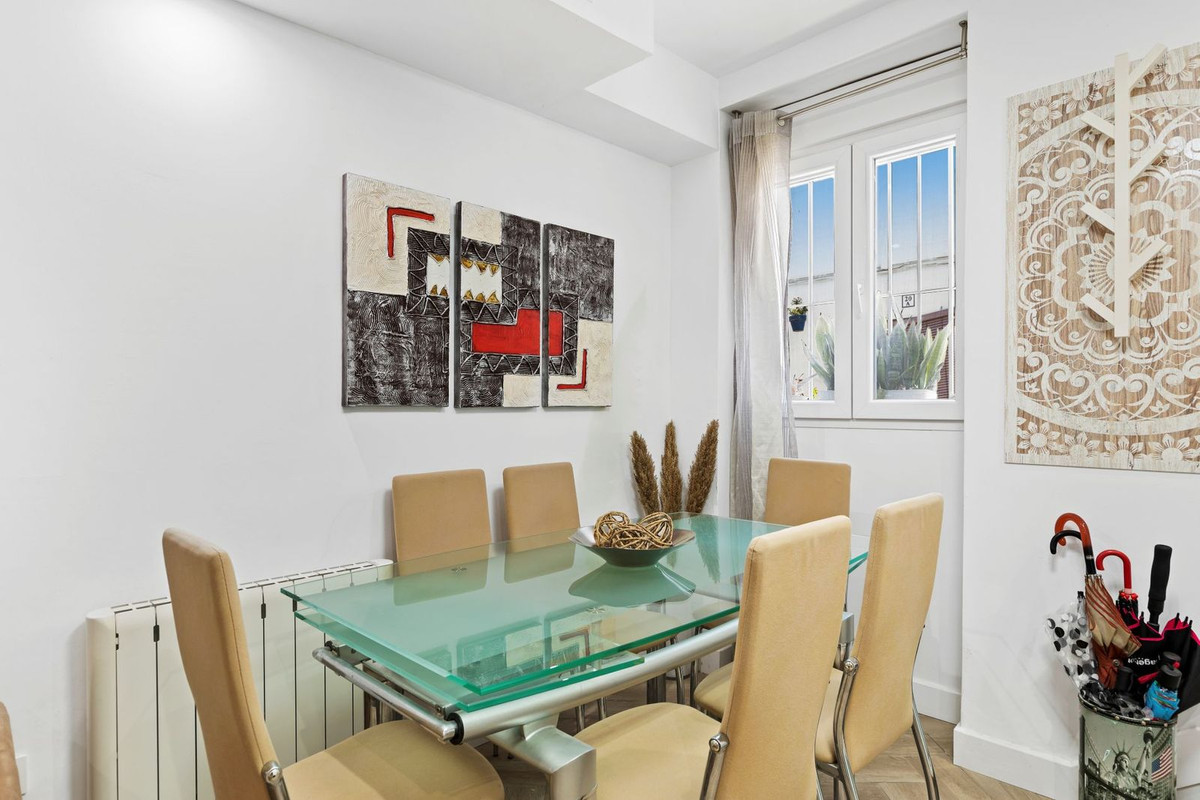 4 Bedroom Villa for Sale in Estepona — 6