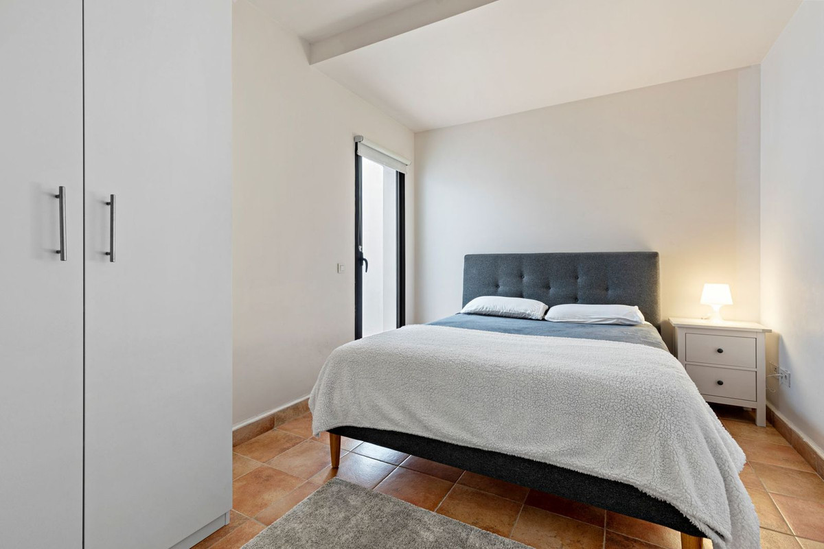 4 Bedroom Villa for Sale in Benahavís — 9
