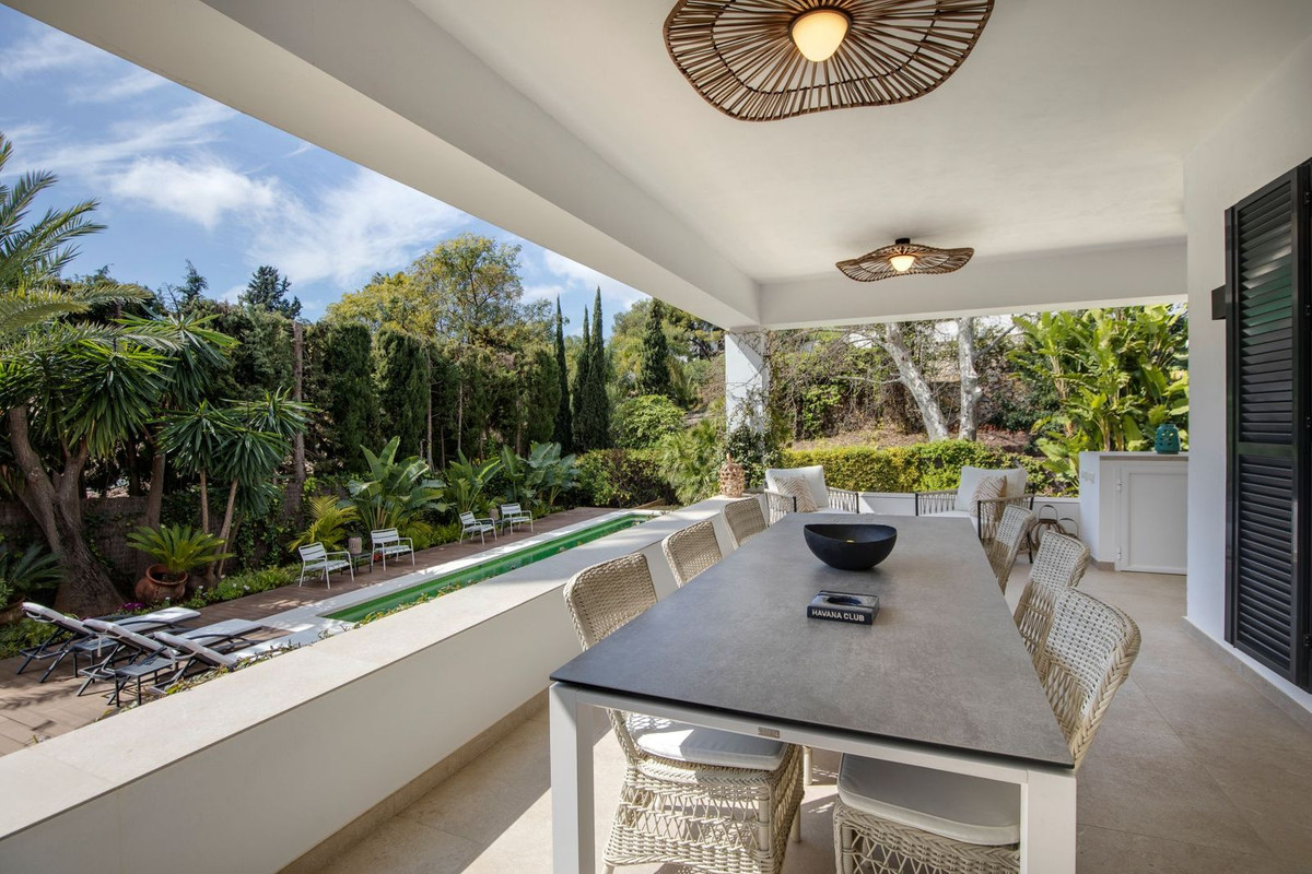 5 Bedroom Villa for Sale in The Golden Mile — 4