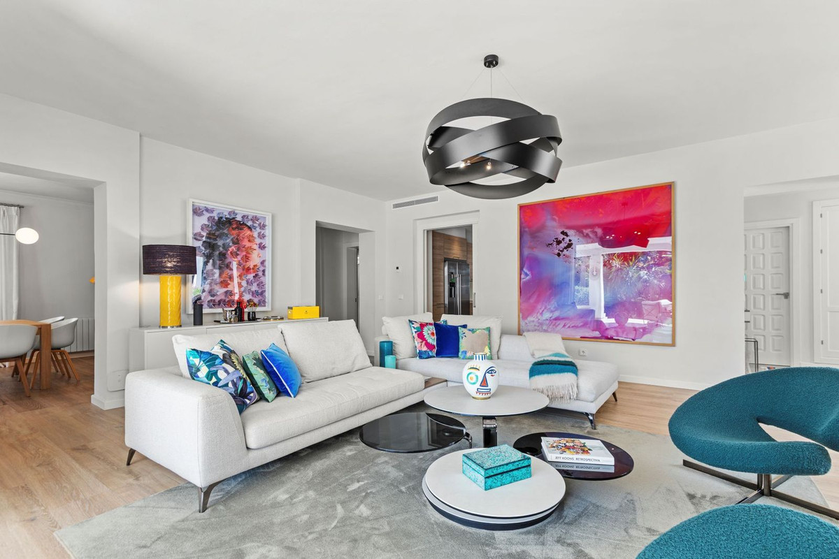 5 Bedroom Villa for Sale in The Golden Mile — 5
