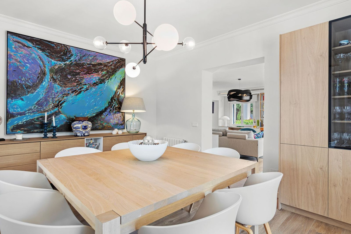 5 Bedroom Villa for Sale in The Golden Mile — 7