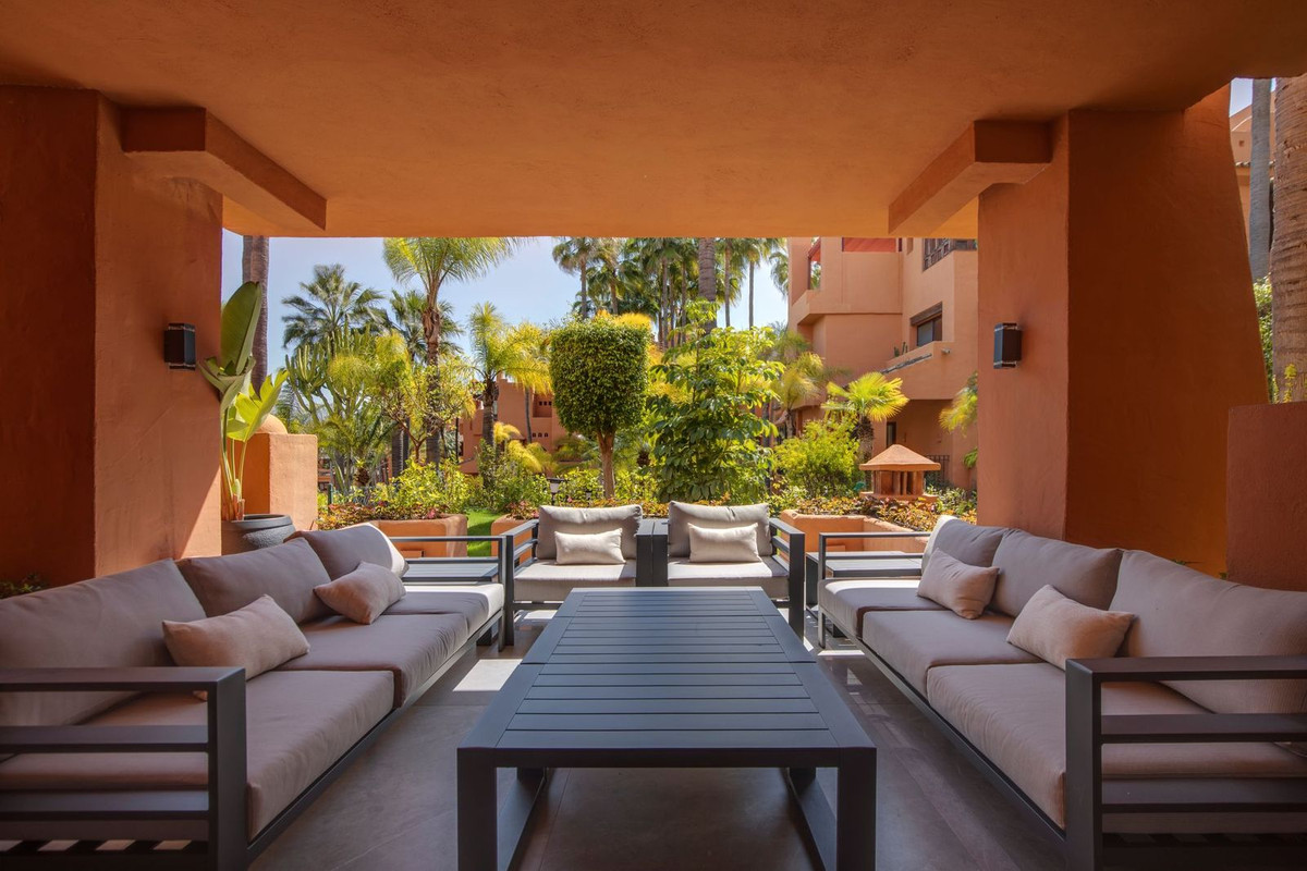 3 Bedroom Apartment for Sale in Puerto Banús — 8