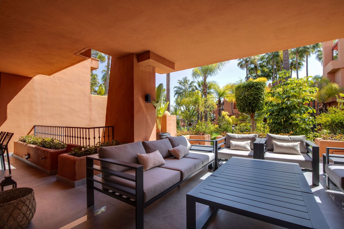 3 Bedroom Apartment for Sale in Puerto Banús — view 10