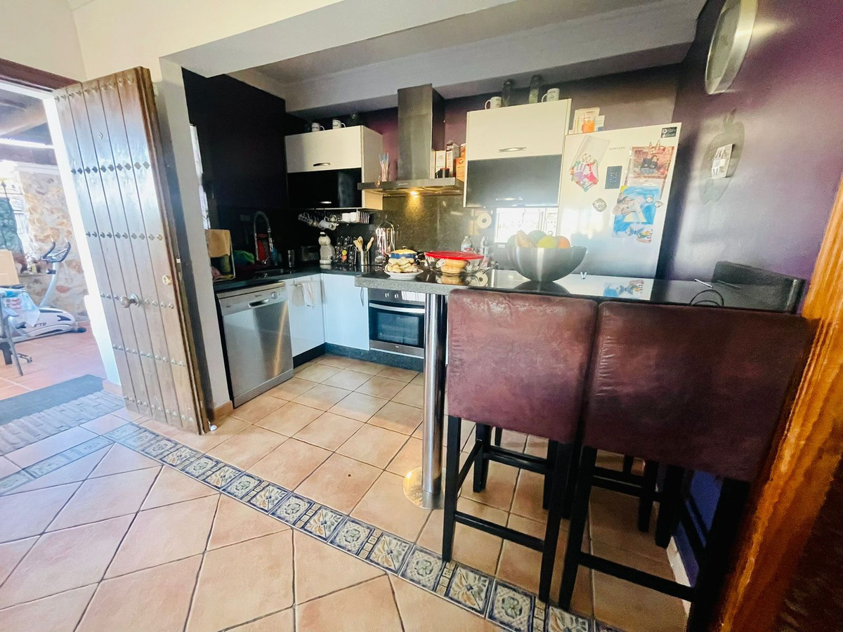 7 Bedroom Villa for Sale in Cancelada — view 10