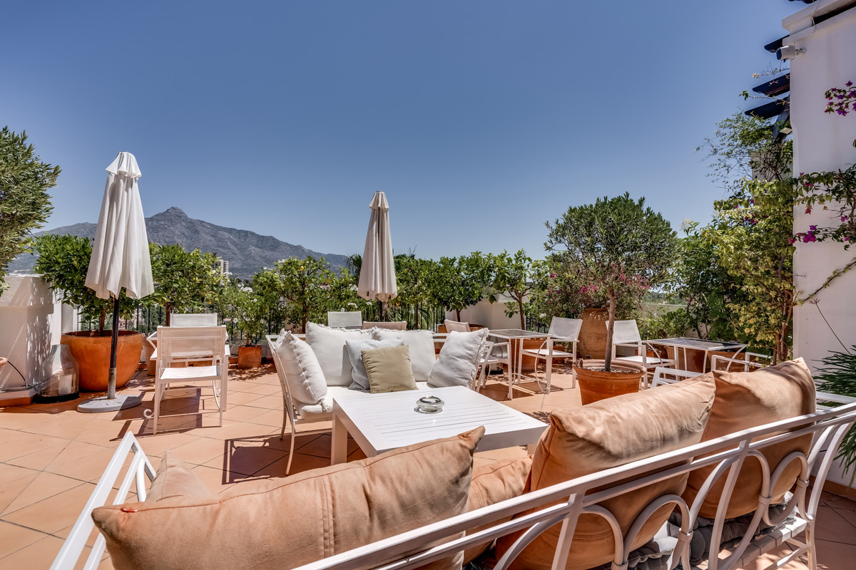 3 Bedroom Apartment for Sale in Nueva Andalucía — 5