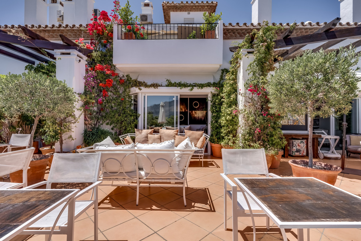 3 Bedroom Apartment for Sale in Nueva Andalucía — 6