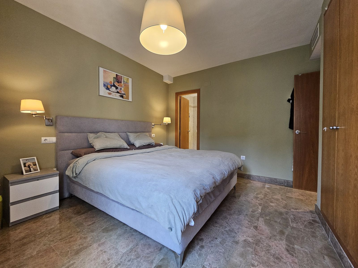 3 Bedroom Apartment for Sale in Selwo — 4