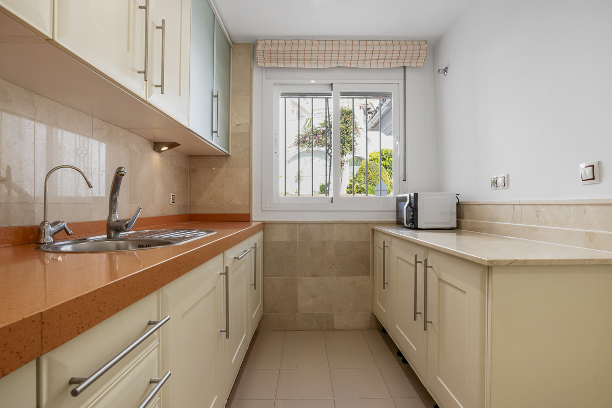 4 Bedroom Apartment for Sale in Nueva Andalucía — view 10