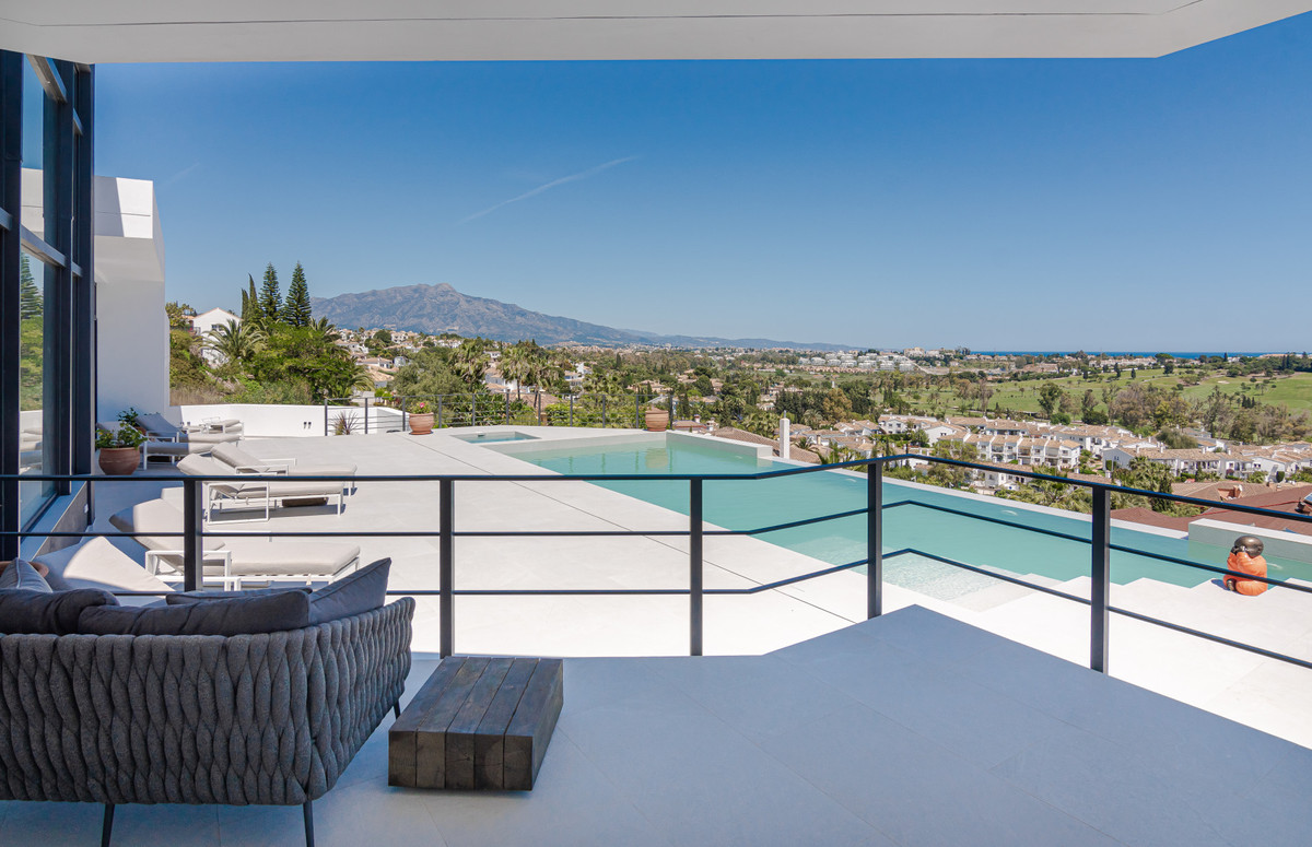 6 Bedroom Villa for Sale in Benahavís — 3