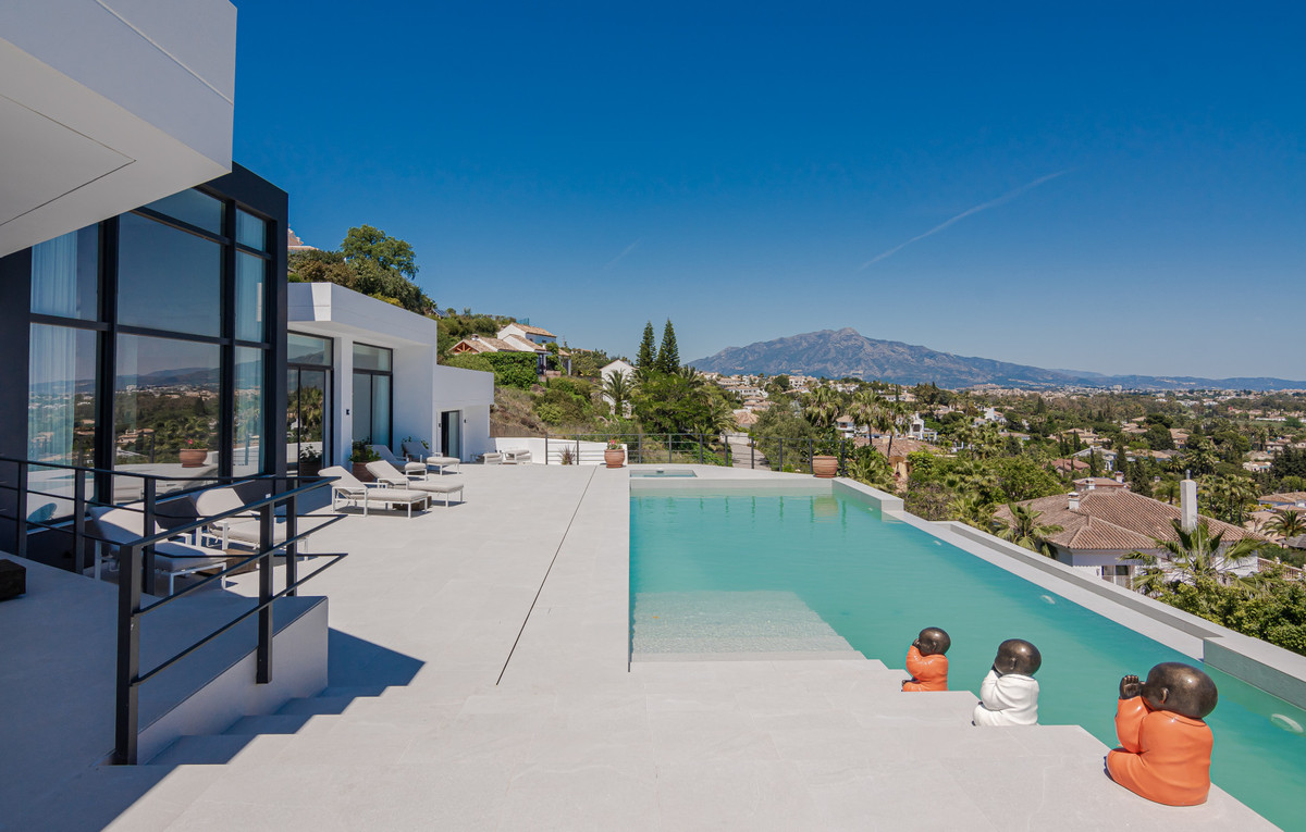 6 Bedroom Villa for Sale in Benahavís — 4