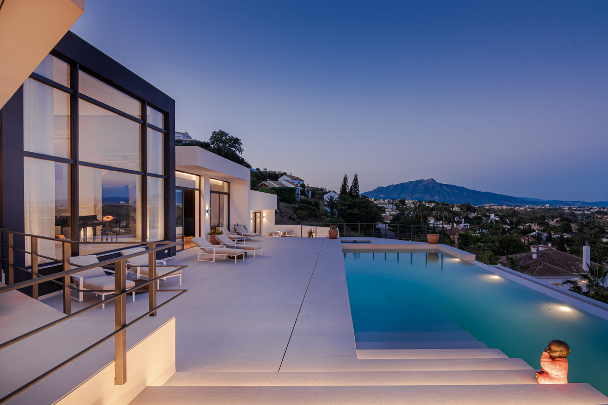 6 Bedroom Villa for Sale in Benahavís — 6