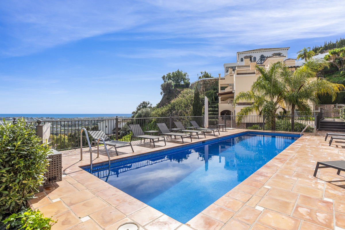 4 Bedroom Apartment for Sale in Benahavís — 7