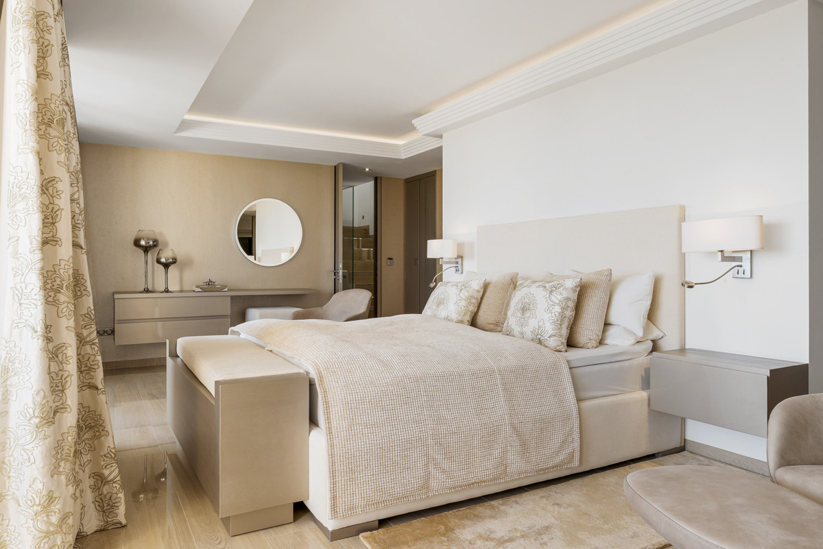 4 Bedroom Apartment for Sale in Benahavís — view 10