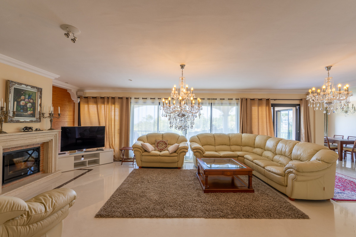 8 Bedroom Villa for Sale in Benahavís — 5
