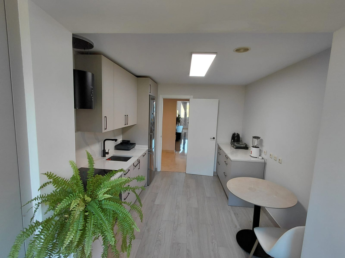 2 Bedroom Apartment for Sale in Nagüeles — view 10