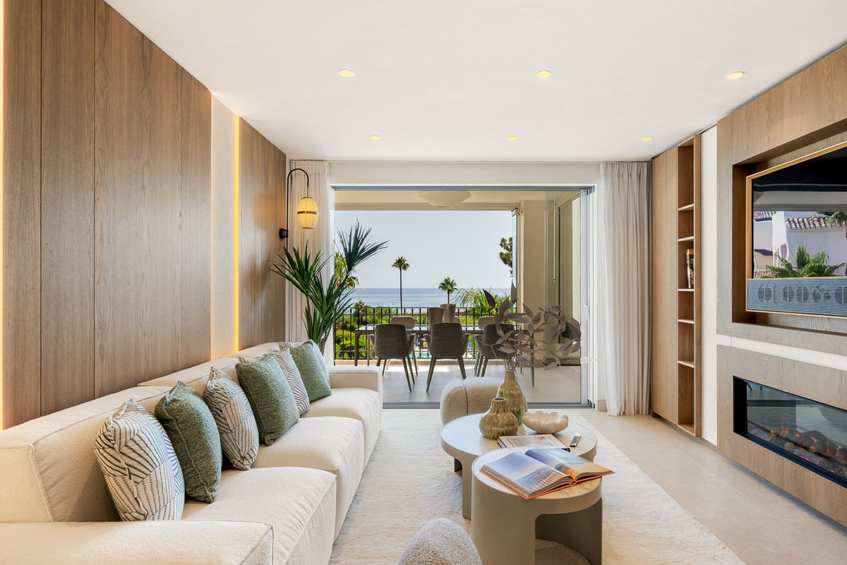 3 Bedroom Apartment for Sale in Estepona
