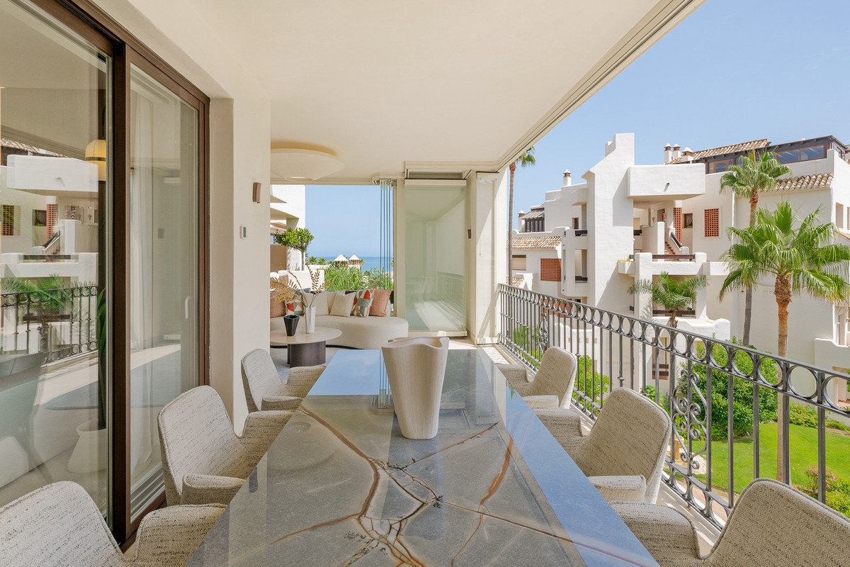 3 Bedroom Apartment for Sale in Estepona — 7