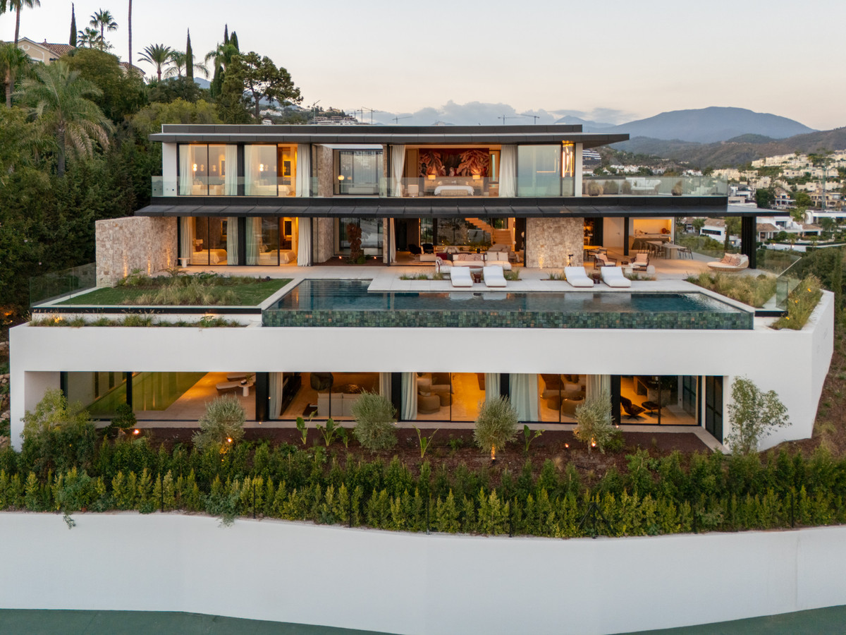 8 Bedroom Villa for Sale in Benahavís — 2