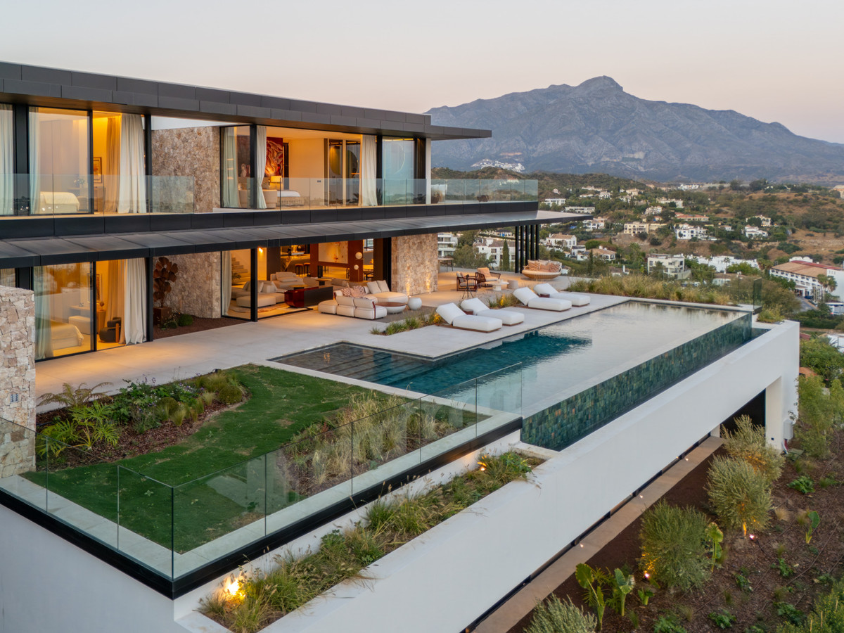 8 Bedroom Villa for Sale in Benahavís — 4