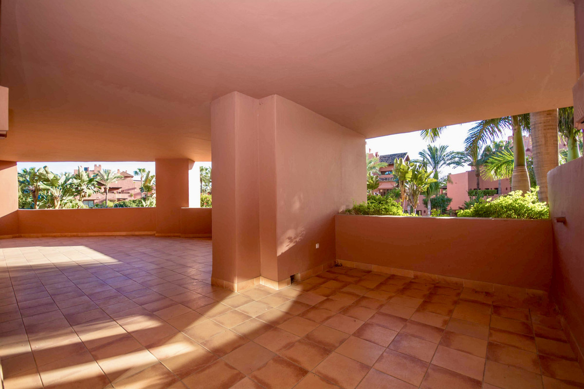 4 Bedroom Apartment for Sale in Estepona — 6