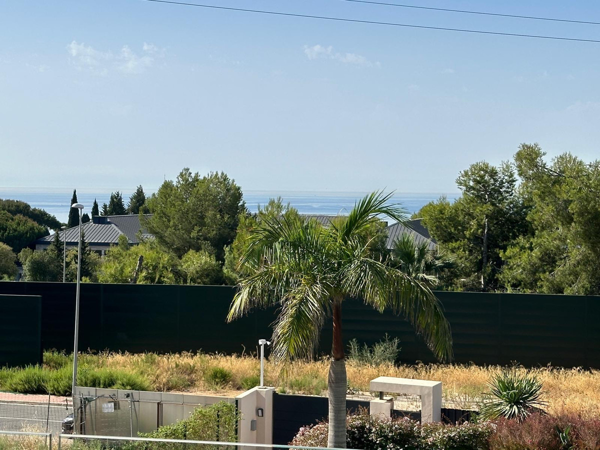 Plot for Sale in The Golden Mile — 4