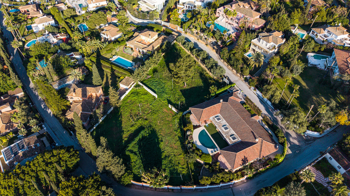 Plot for Sale in The Golden Mile — 3