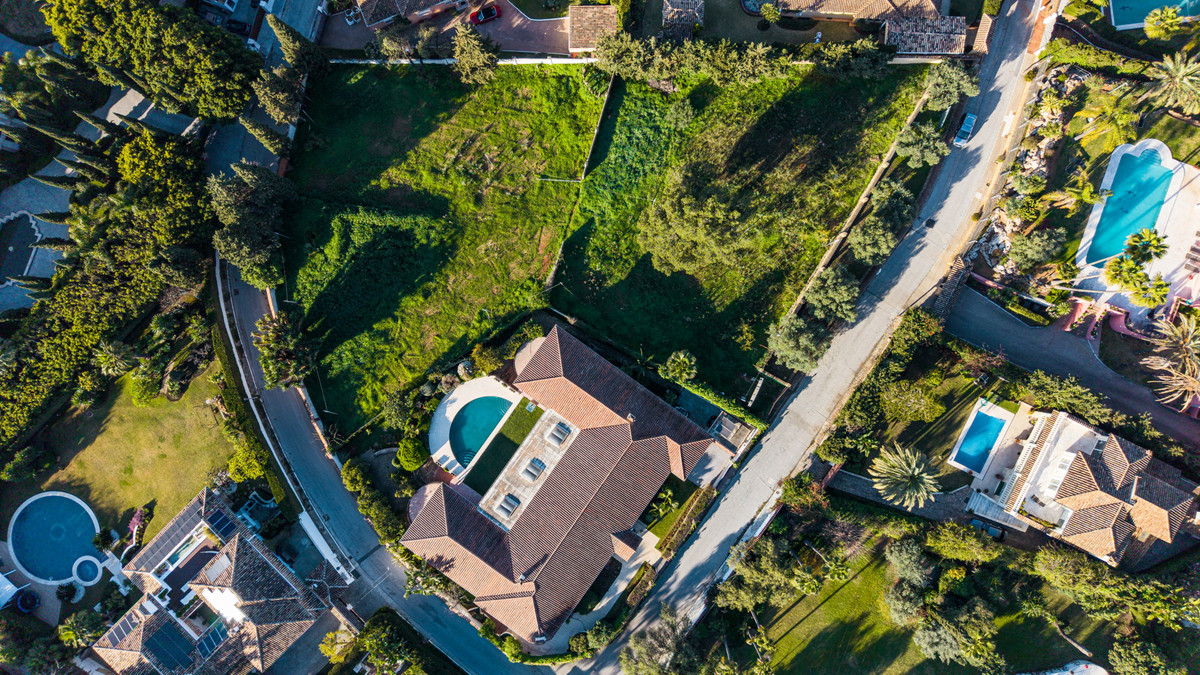 Plot for Sale in The Golden Mile — 5