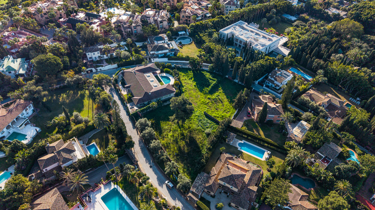 Plot for Sale in The Golden Mile — 6