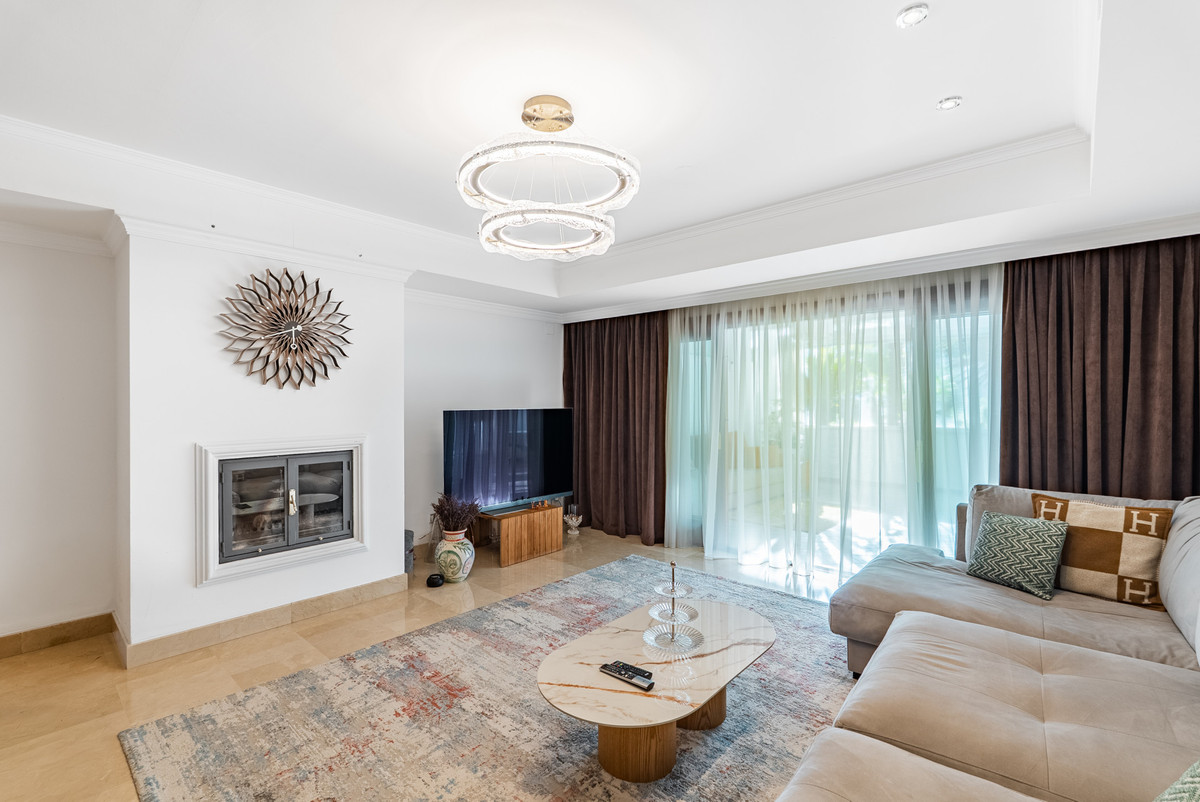 2 Bedroom Apartment for Sale in The Golden Mile — 6