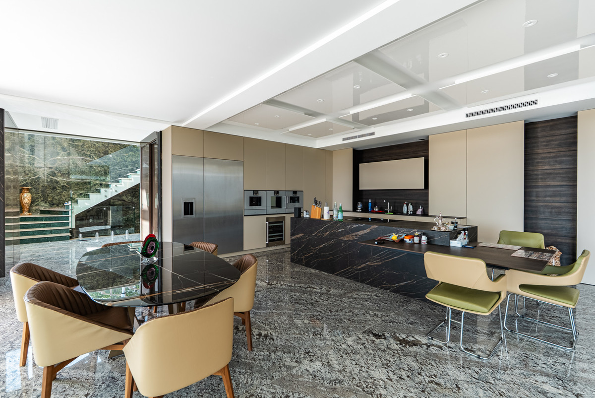 5 Bedroom Villa for Sale in Benahavís — 9