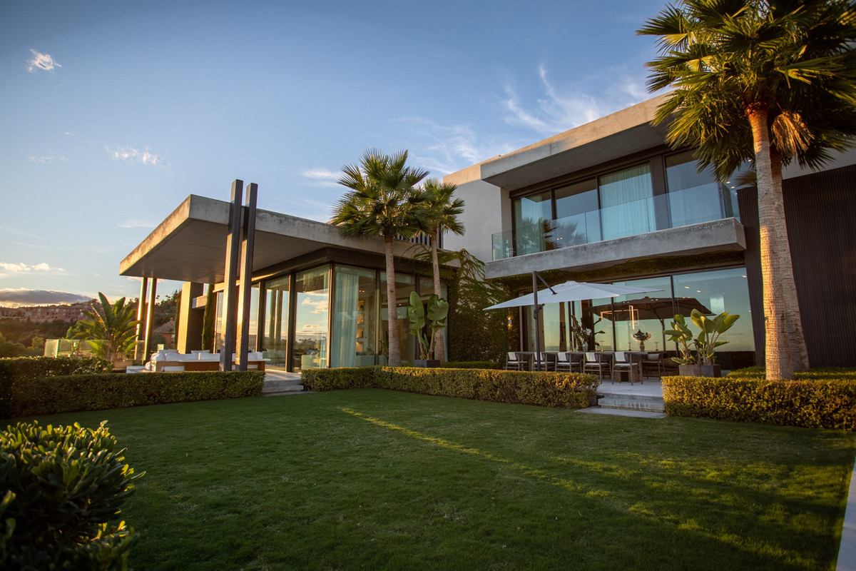 7 Bedroom Villa for Sale in La Quinta — 2