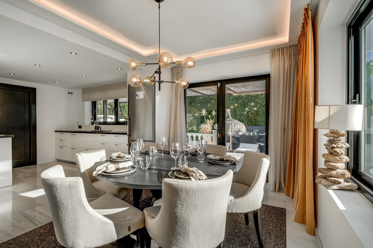 5 Bedroom Villa for Sale in Nueva Andalucía — 4
