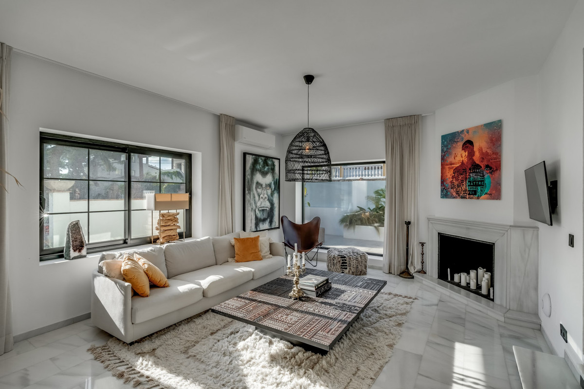 5 Bedroom Villa for Sale in Nueva Andalucía — 6