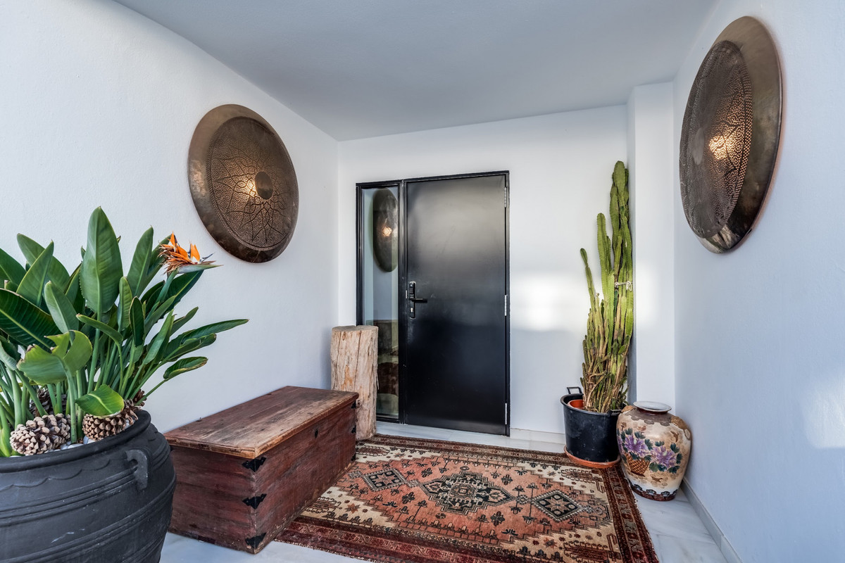 5 Bedroom Villa for Sale in Nueva Andalucía — 8