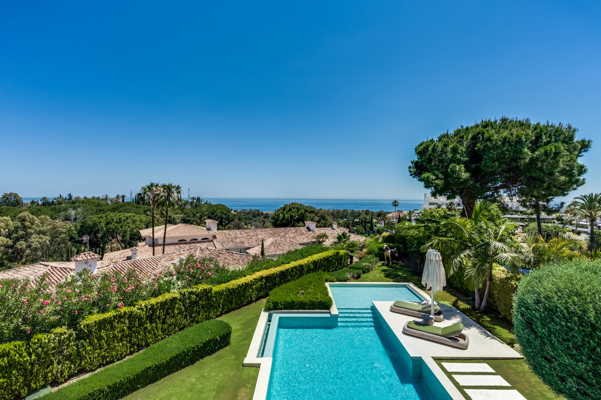 5 Bedroom Villa for Sale in The Golden Mile — 3