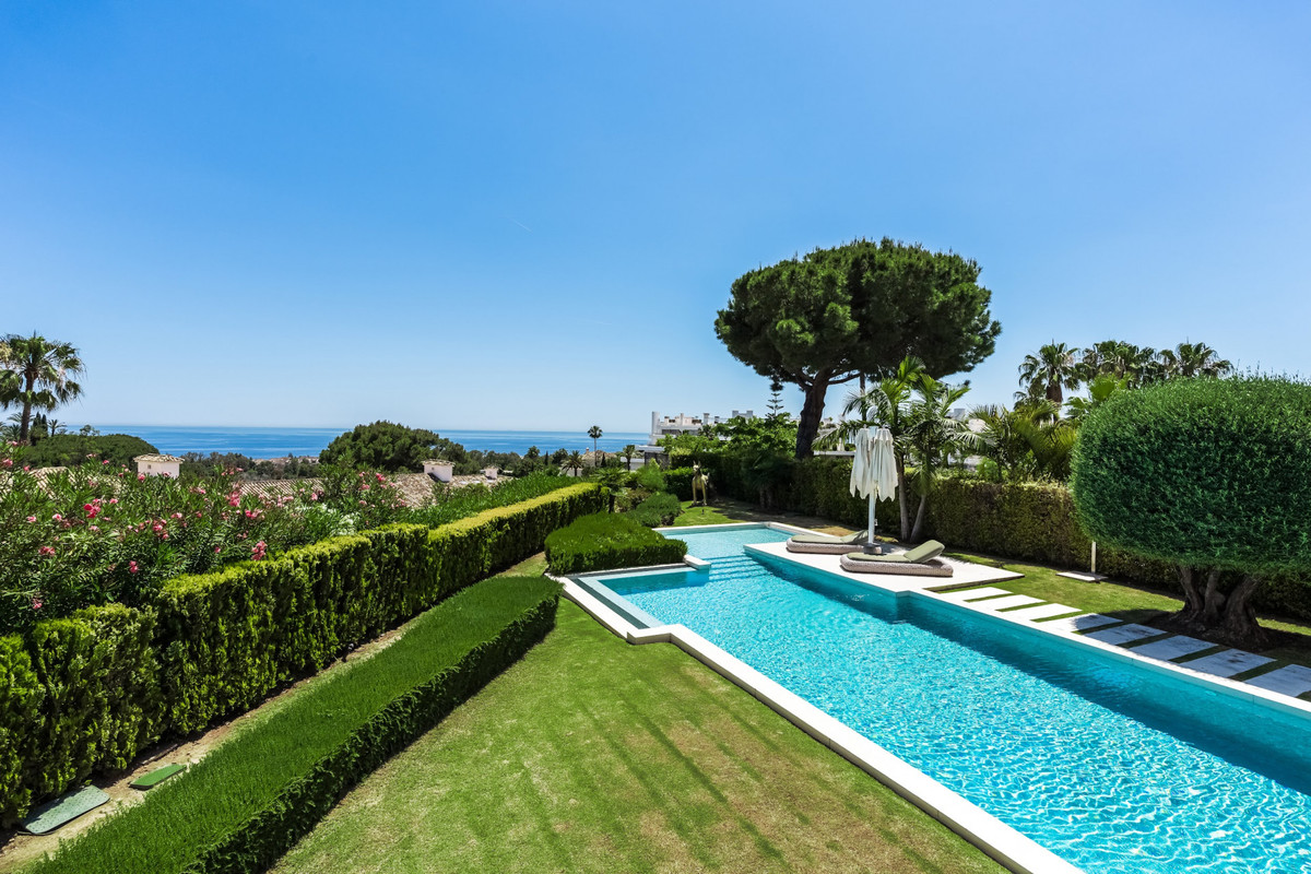 5 Bedroom Villa for Sale in The Golden Mile — 4