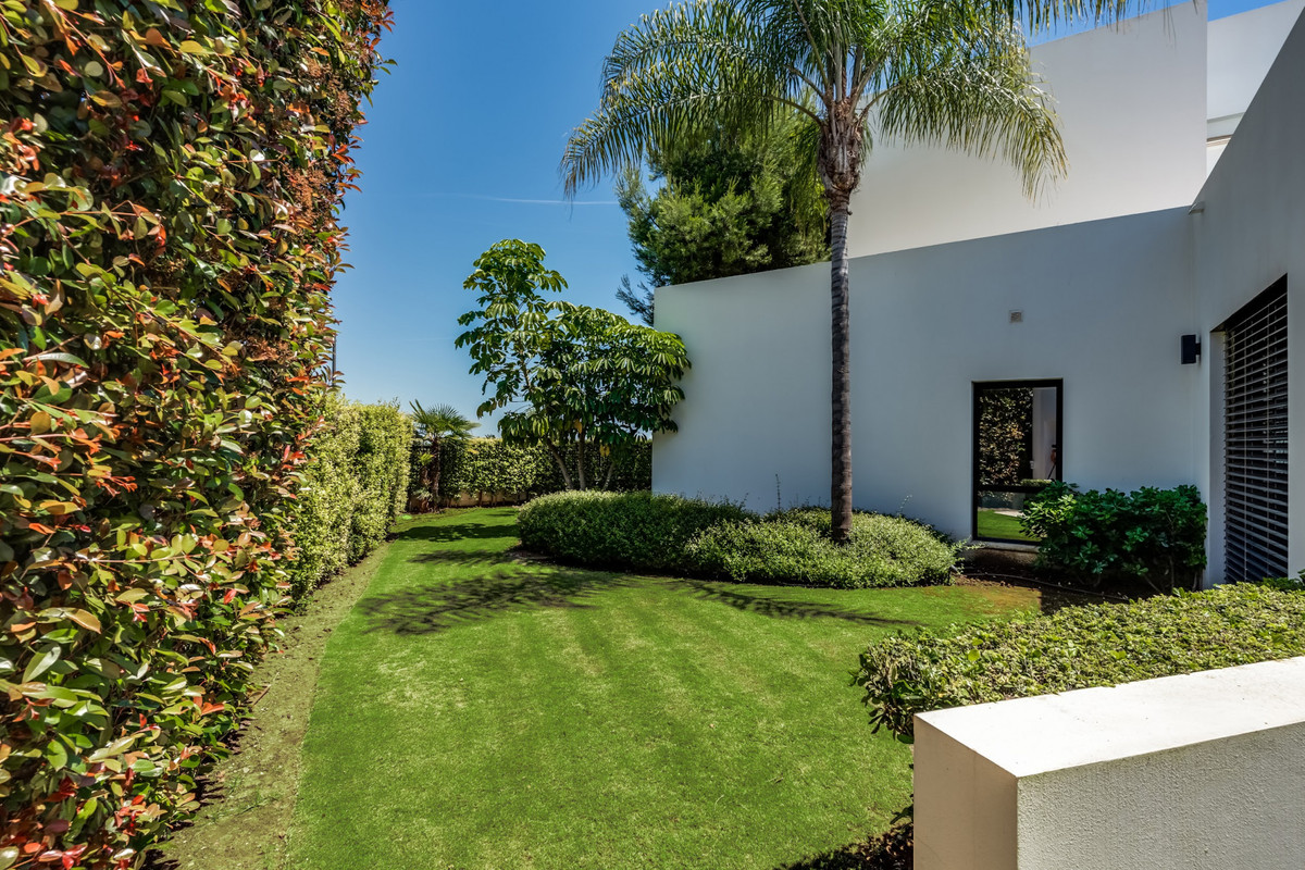 5 Bedroom Villa for Sale in The Golden Mile — 6