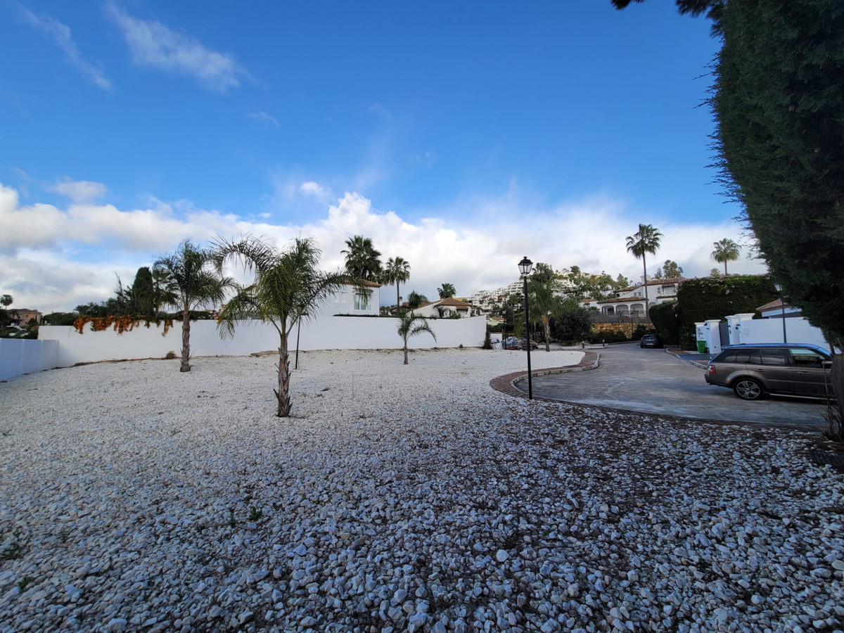 Plot for Sale in Nueva Andalucía