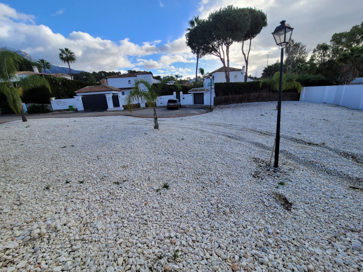 Plot for Sale in Nueva Andalucía — 3