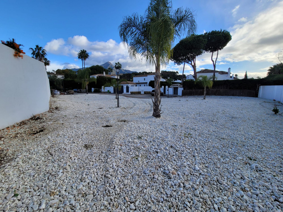 Plot for Sale in Nueva Andalucía — 6