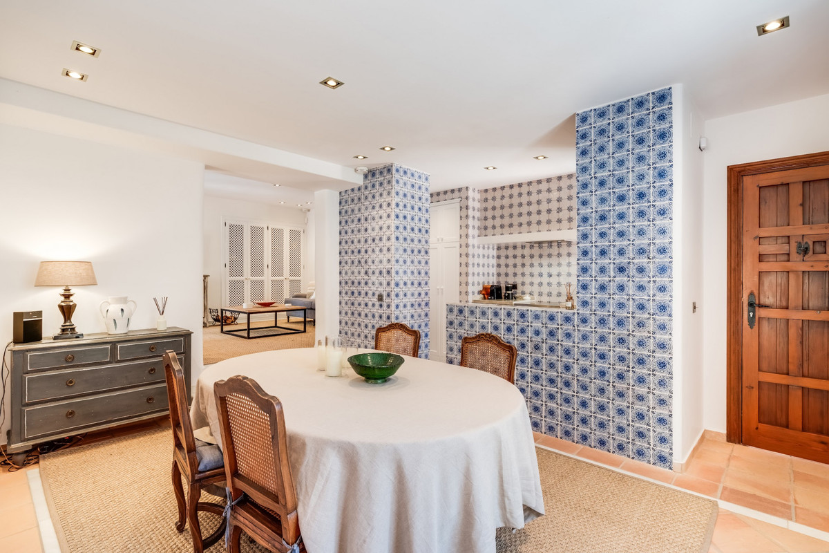 2 Bedroom Apartment for Sale in La Zagaleta — 3