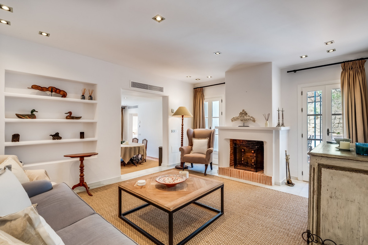 2 Bedroom Apartment for Sale in La Zagaleta — 6